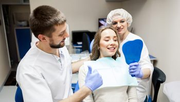 Same-Day Dental Implants After Tooth Extraction: What Vancouver Patients Should Expect?